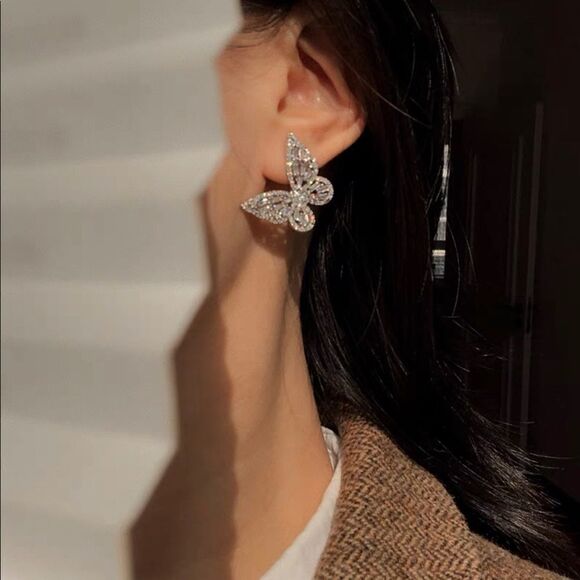 New Stunning Cutout Butterfly and Crystal Earrings - Picture 11 of 13
